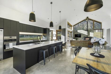 Photo of property in 18 Falconer Rise, Jacks Point, Queenstown, 9371