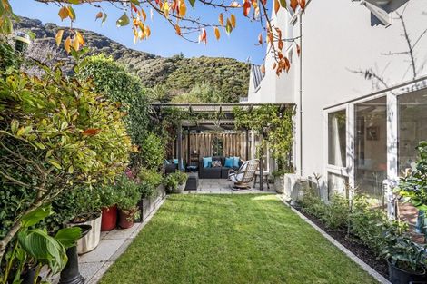 Photo of property in 9/354 Muritai Road, Eastbourne, Lower Hutt, 5013