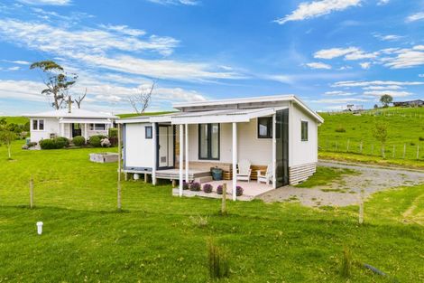 Photo of property in 15 Massey Road, Waipu, 0582