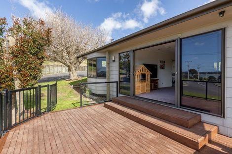 Photo of property in 14 Harbour View Road, Tahawai, Katikati, 3170