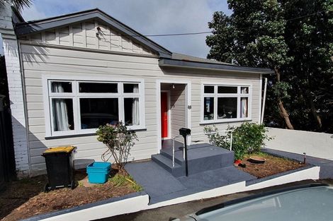 Photo of property in 60 Roxburgh Street, Mount Victoria, Wellington, 6011