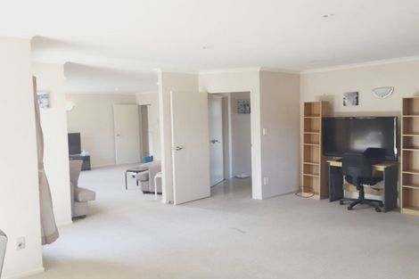 Photo of property in 16 Monash Place, Flat Bush, Auckland, 2016