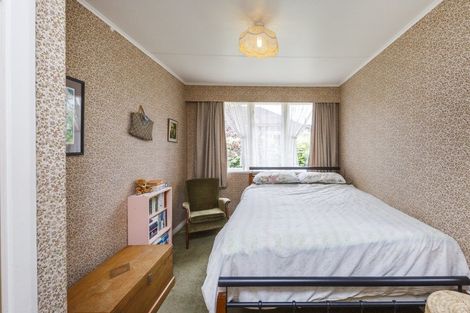 Photo of property in 8 Montrose Place, Takaro, Palmerston North, 4412