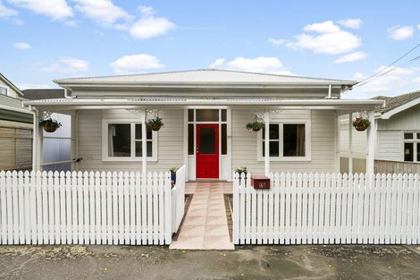 Photo of property in 160 Russell Terrace, Berhampore, Wellington, 6023