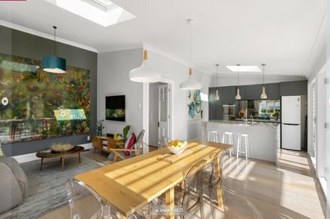 Photo of property in 25 Roslyn Terrace, Stanley Point, Auckland, 0624