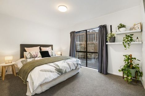 Photo of property in 2/14 Windy Ridge Road, Glenfield, Auckland, 0629