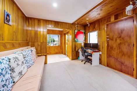 Photo of property in 10 Albertson Place, Manurewa, Auckland, 2102