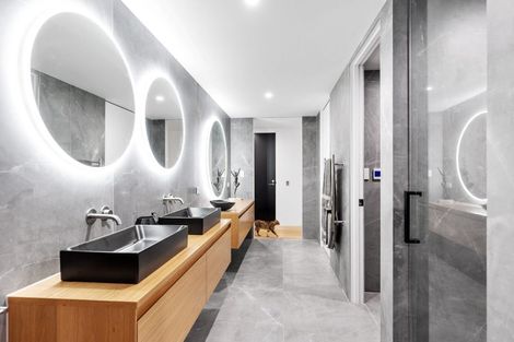 Photo of property in 314a Hurstmere Road, Takapuna, Auckland, 0622