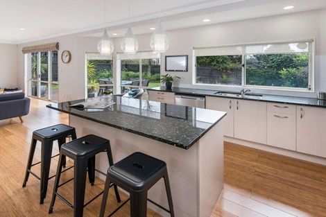 Photo of property in 5 Pintner Place, Somerville, Auckland, 2014