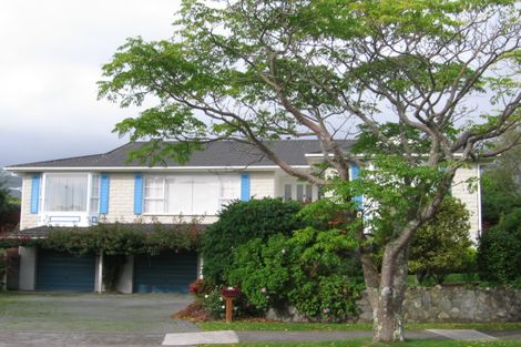 Photo of property in 10 Rosebank Grove, Waikanae, 5036