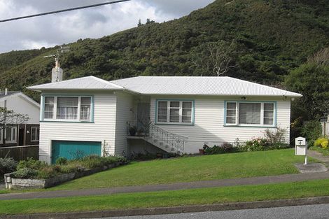 Photo of property in 4 Willcox Grove, Naenae, Lower Hutt, 5011