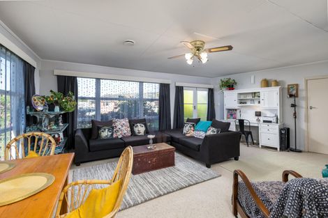 Photo of property in 15 Rugby Street, Waimate, 7924