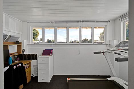 Photo of property in 16 Dixon Avenue, Hawera, 4610