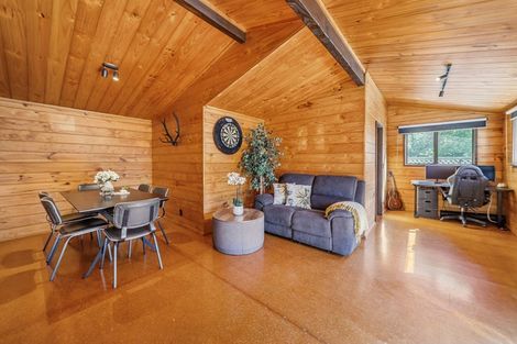 Photo of property in 135 Plateau Road, Te Marua, Upper Hutt, 5018