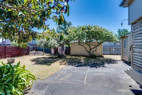 Photo of property in 92 Charles Street, Westshore, Napier, 4110