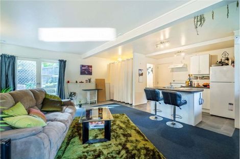 Photo of property in 17 Houston Place, Bayview, Auckland, 0629