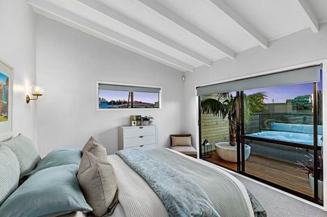 Photo of property in 2 The Southern Isle, Omaha, 0986