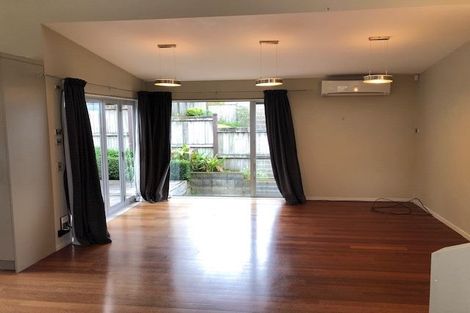 Photo of property in 21a Korotaha Terrace, Rothesay Bay, Auckland, 0630