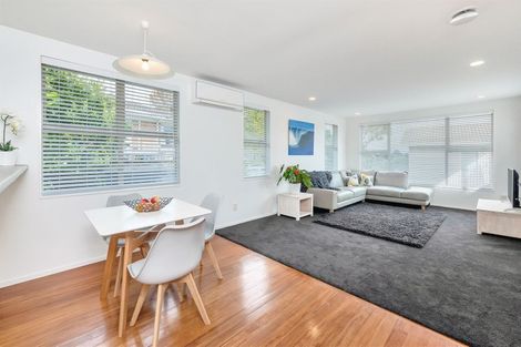 Photo of property in 1/46 Blakeborough Drive, Forrest Hill, Auckland, 0620