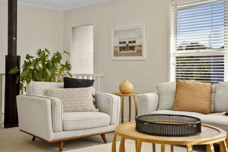 Photo of property in 18 Vonnell Place, Birkdale, Auckland, 0626