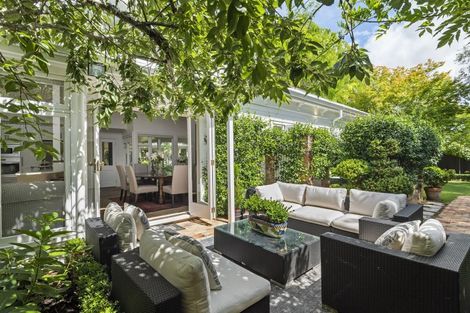 Photo of property in 49b Roland Road, Greenhithe, Auckland, 0632