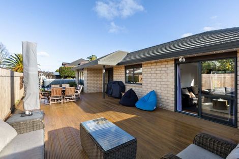 Photo of property in 10 Cairns Crescent, Rototuna, Hamilton, 3210