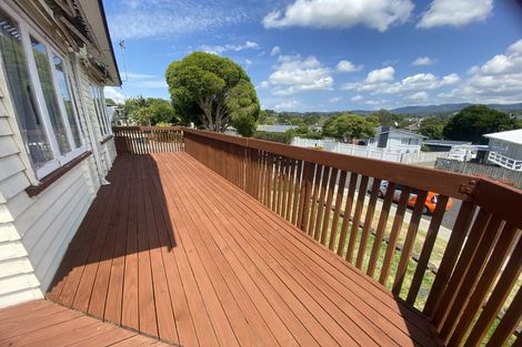 Photo of property in 5 Gregg Place, Sunnyvale, Auckland, 0612