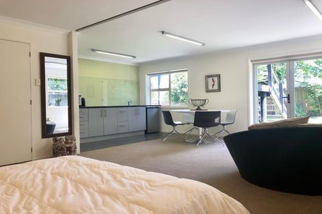 Photo of property in 4 Holloway Road, Omata, New Plymouth, 4374