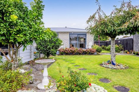 Photo of property in 8 Kowhai Street, Strandon, New Plymouth, 4312