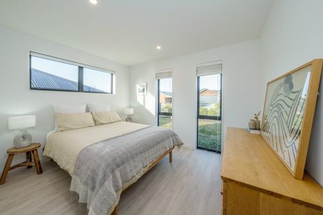 Photo of property in 10 Scurr Terrace, Wanaka, 9305