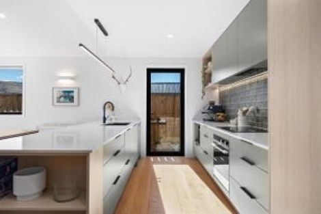 Photo of property in 52 Spur Ridge Rise, Jacks Point, 9371