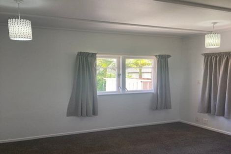 Photo of property in 15 Hattaway Avenue, Bucklands Beach, Auckland, 2012