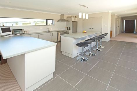 Photo of property in 997 Whangaparaoa Road, Tindalls Beach, Whangaparaoa, 0930