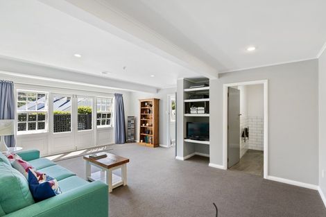 Photo of property in 17a Lochiel Road, Khandallah, Wellington, 6035