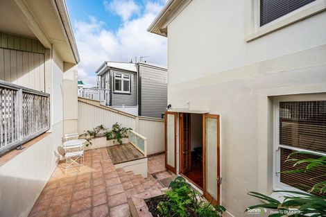 Photo of property in 46 Roxburgh Street, Mount Victoria, Wellington, 6011