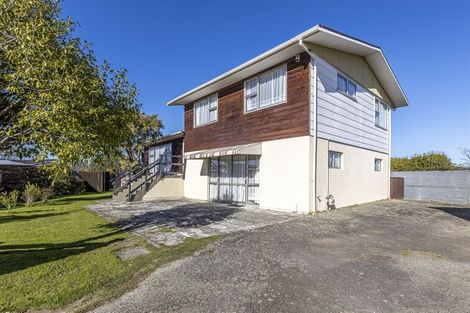 Photo of property in 16 Dunk Place, Milson, Palmerston North, 4414
