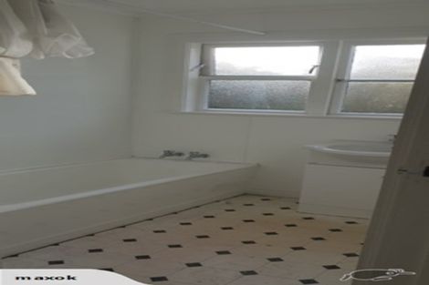 Photo of property in 5 Harland Street, Brooklyn, Wellington, 6021