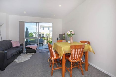 Photo of property in 35/11 Ray Small Drive, Papakura, 2110