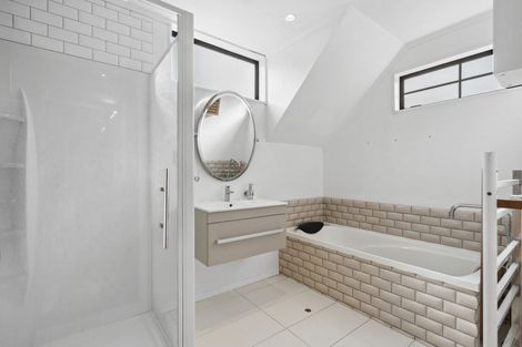 Photo of property in 42 Satara Crescent, Khandallah, Wellington, 6035