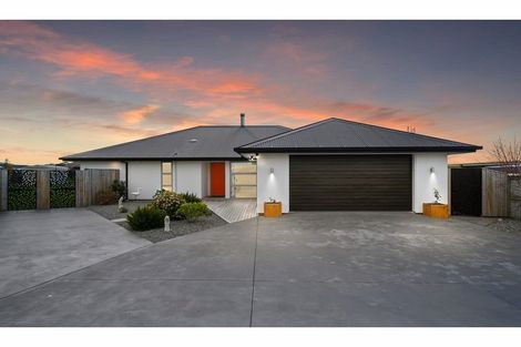 Photo of property in 37 Koura Drive, Rangiora, 7400