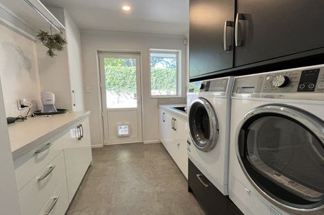 Photo of property in 10 Surrey Crescent, Hokowhitu, Palmerston North, 4410