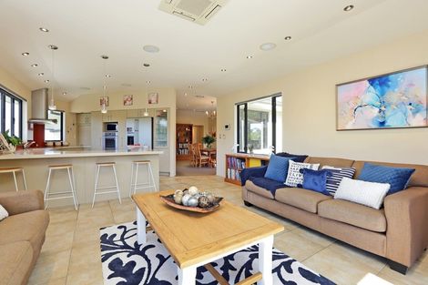Photo of property in 102 Kent Terrace, Taradale, Napier, 4112