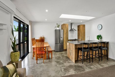 Photo of property in 1a Mount View Place, Spotswood, New Plymouth, 4310