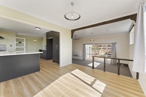 Photo of property in 20 Nikau Street, Inglewood, 4330