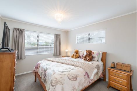 Photo of property in 9a Korau Grove, Stokes Valley, Lower Hutt, 5019