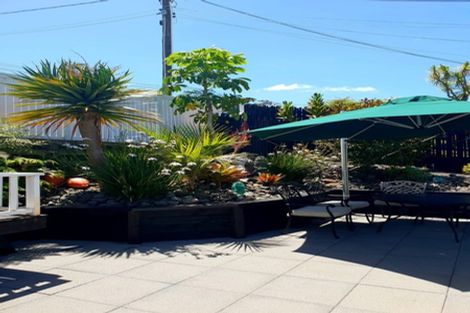 Photo of property in 2/40 Killarney Avenue, Torbay, Auckland, 0630