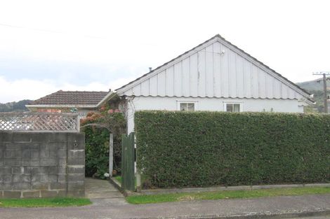 Photo of property in 2 Okura Grove, Boulcott, Lower Hutt, 5010