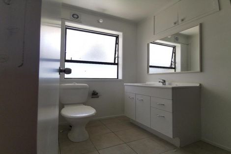 Photo of property in 1/23 Heron Place, Pakuranga Heights, Auckland, 2010