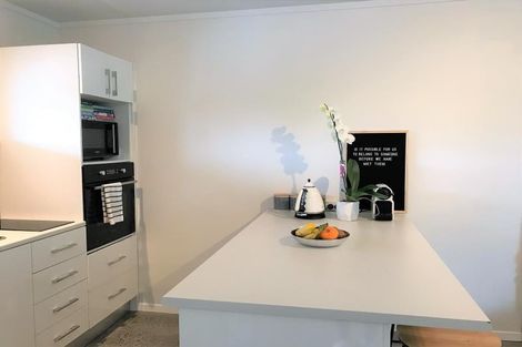 Photo of property in 11/32 Blockhouse Bay Road, Avondale, Auckland, 1026