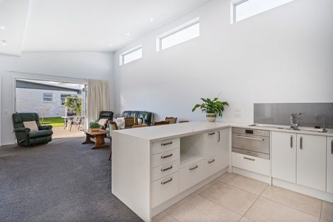 Photo of property in 16 Vanita Drive, Whitianga, 3510